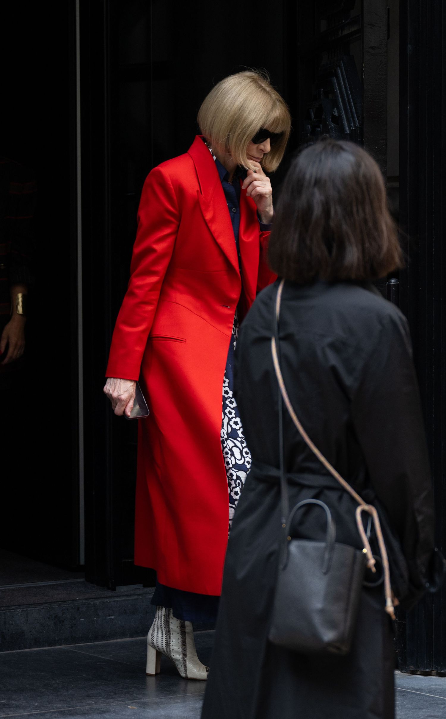 Anna Wintour leaving the Giambattista Valli show at Paris Fashion Week 2023.