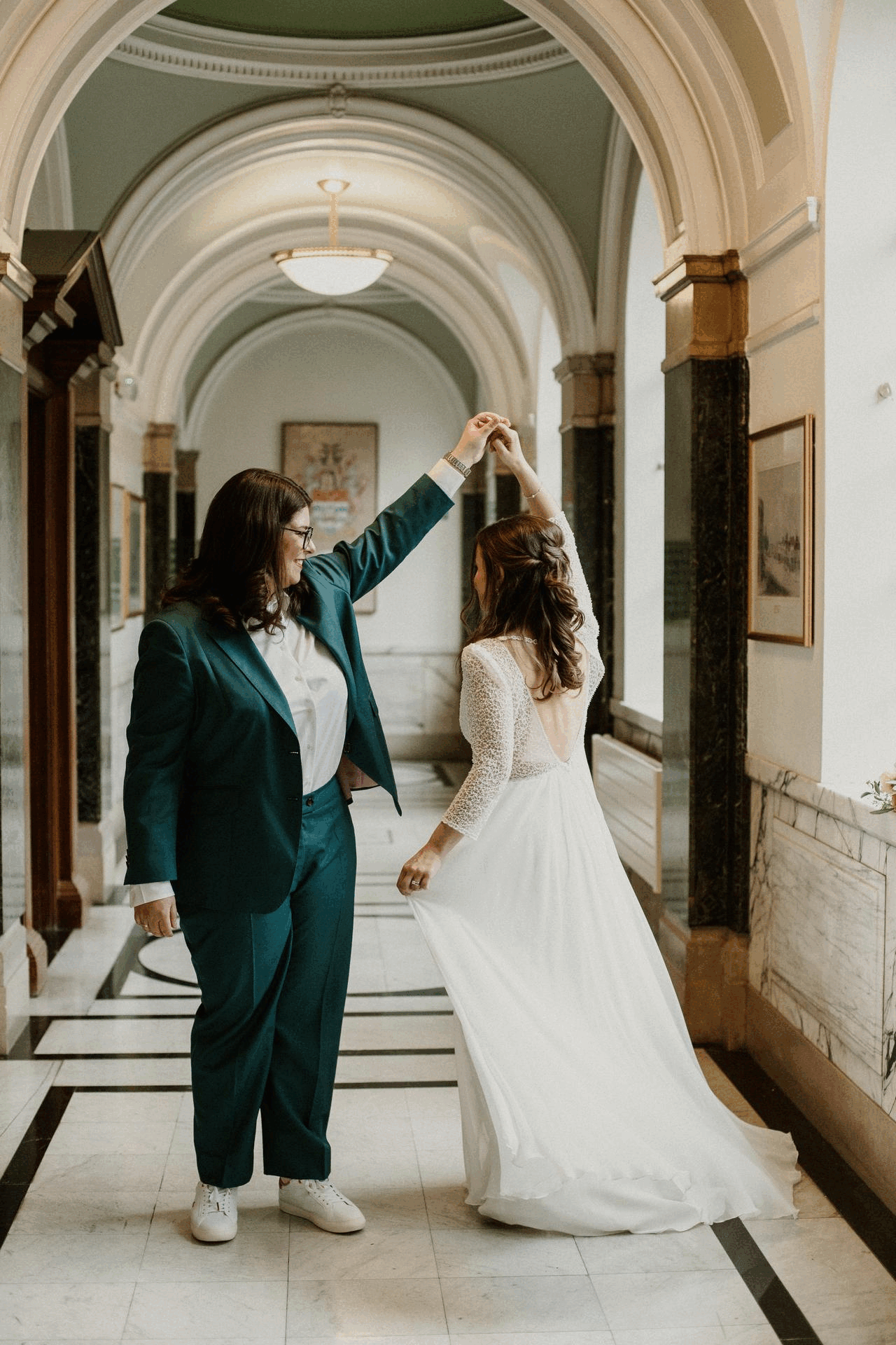 Islington Town Hall wedding photographer
registry office wedding London
Islington wedding ceremony
small London wedding photographer