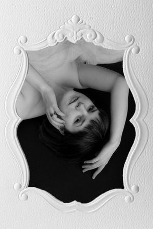 Boudoir photographer. Artful boudoir photographer.