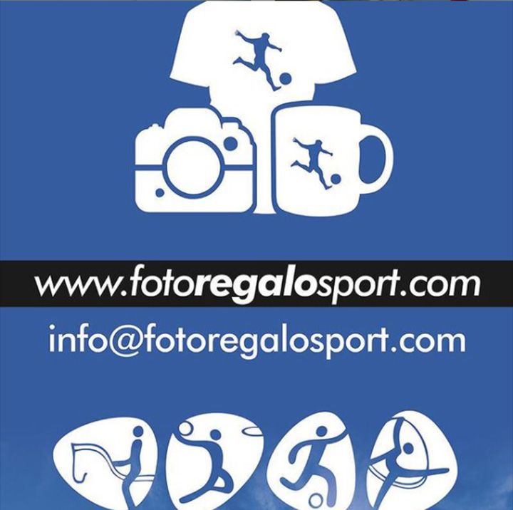 Gráfico promocional azul para fotoregalosport.com con iconos de productos con temática deportiva, como una camiseta, una cámara y una taza.