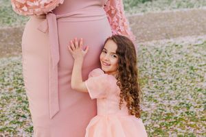 Candid, natural extended family photography in Ridgefield, Fairfield, Danbury, Wilton, Westport & New Canaan, CT. Perfect for generations to