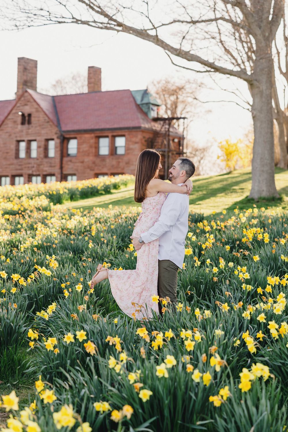 Newport RI cliff walk Daffodil Days.  RI engagement session photographer. Spring engagement session. Rhode Island Photography.