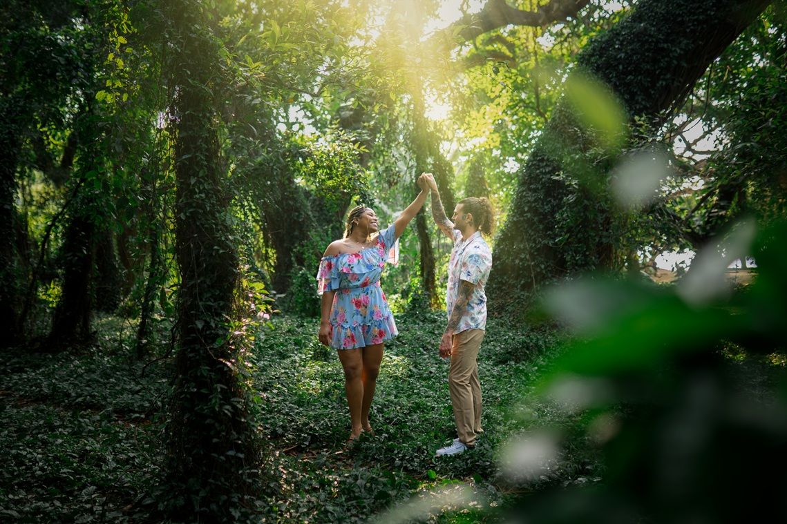 Wedding couple photo at jungle Maui Hawaii by ohwowfotos