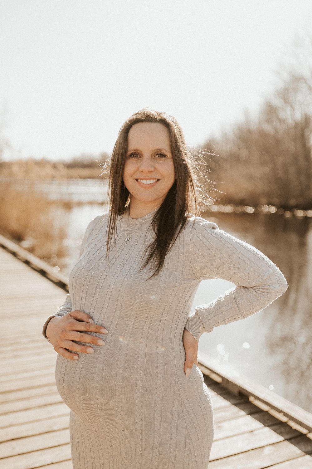 Photographie maternité naturelle et lumineuse pour futures mamans au Québec