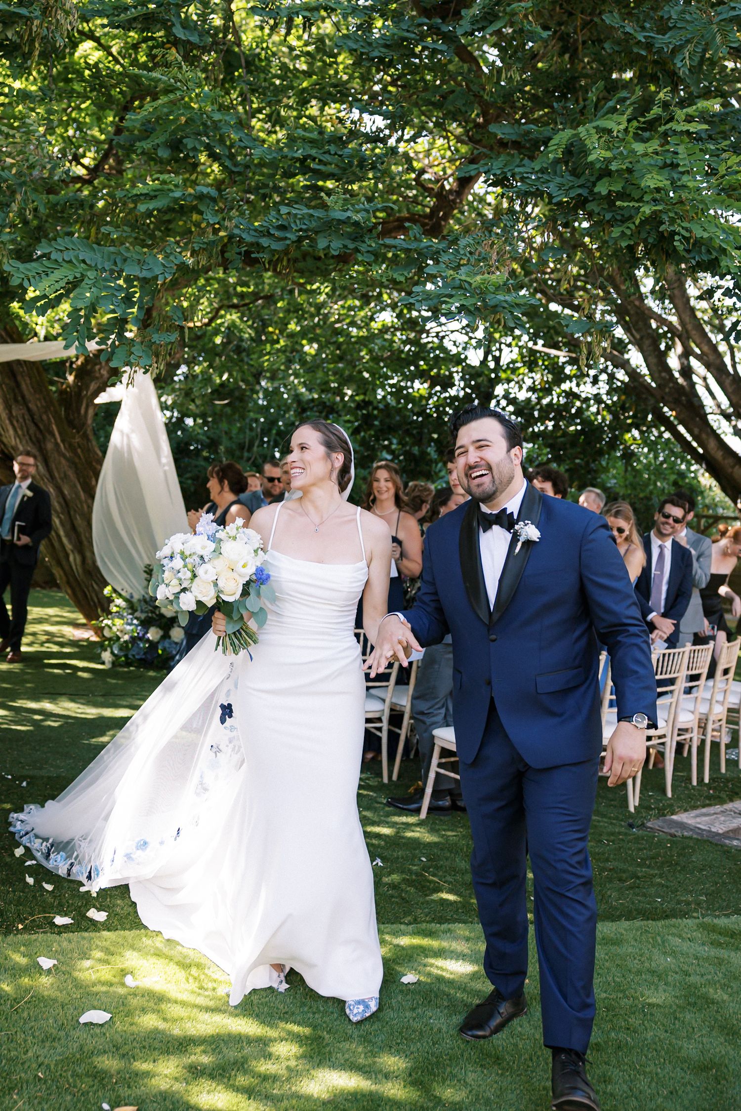 Emotional wedding ceremony at Quinta do Torneiro, Lisbon, captured by a Portugal wedding photographer
