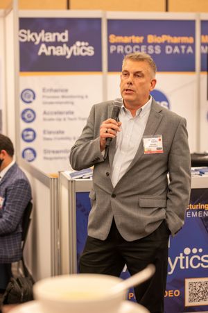 Luxury Event capturing main speaker