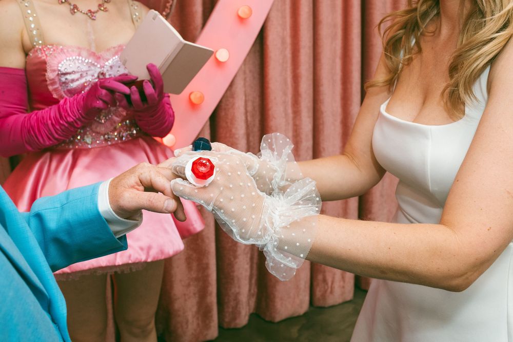 Vintage elopement at Sure Thing chapel