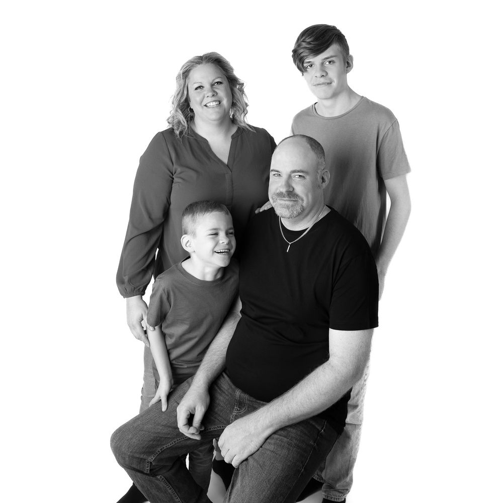 Familjefotografering. Ungdomar. Fotograf Maria Lantz, Studio i Trekanten, Kalmar, Småland.