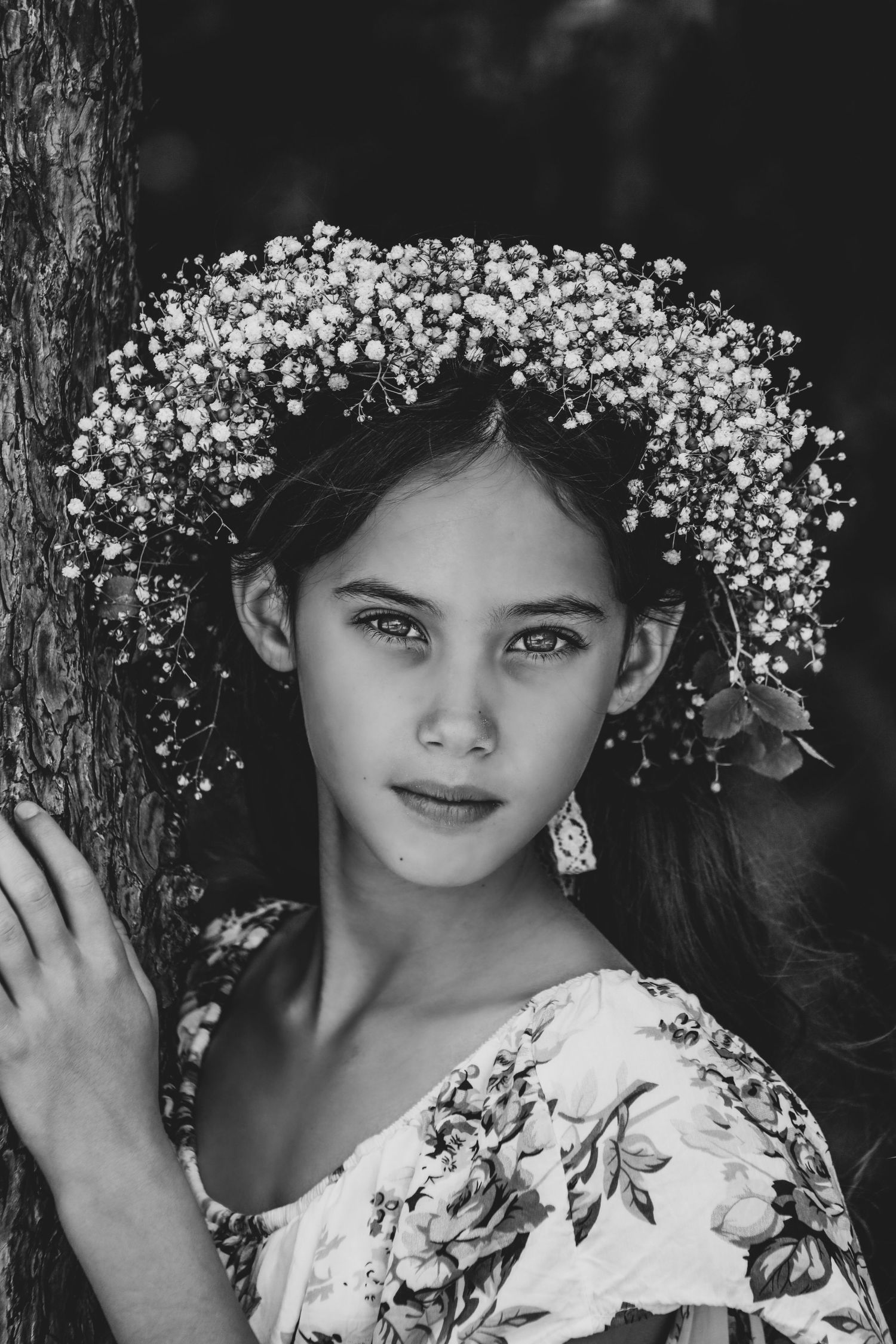 Natuurlijk portret van een kind met focus op emotie en diepte.