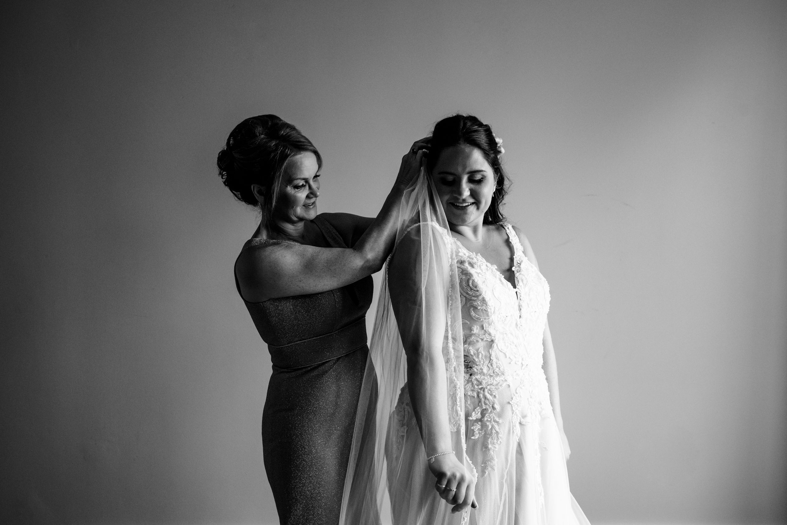 Waterfront wedding at Newport Harbor Island Resort. Luxury Rhode Island wedding venue captured by Stefy Hilmer Photography.