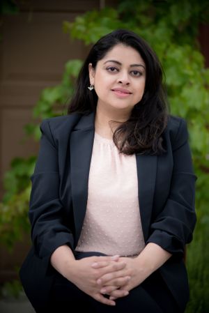 Headshot of Erum Abbasi Syed by Davis photographer Ashley Nicole Baeza.