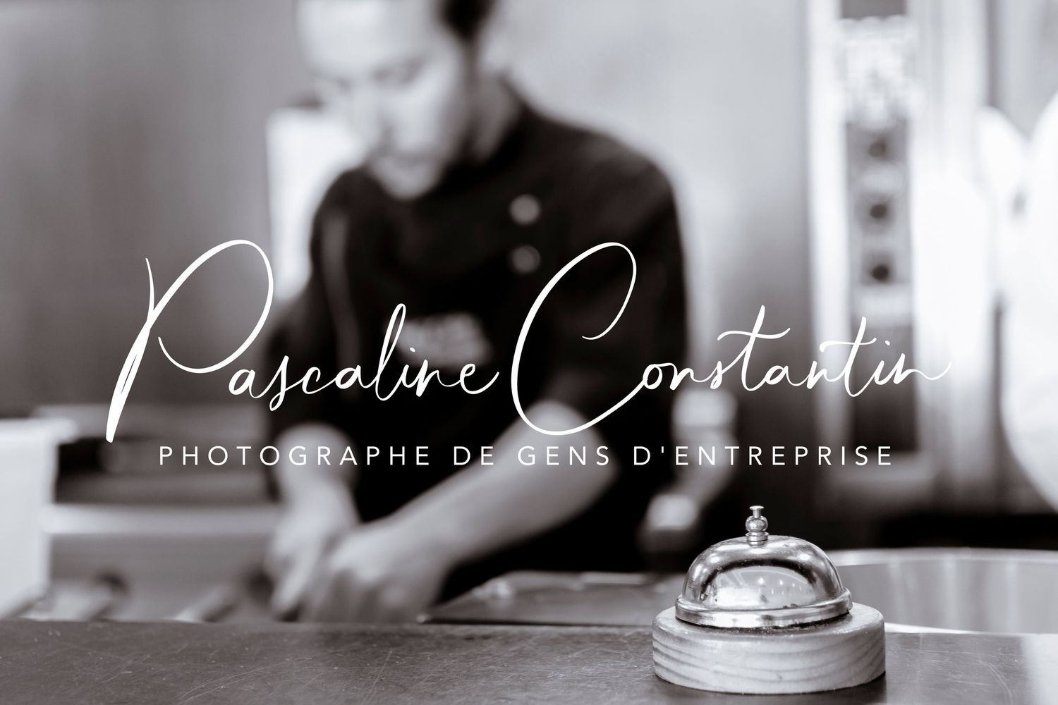 Pascaline Photographies PHOTOGRAPHE DE GENS D’ENTREPRISE - LOCATION DE PHOTO-BOOTH et LIVRE D’OR AUDIO EN CORSE