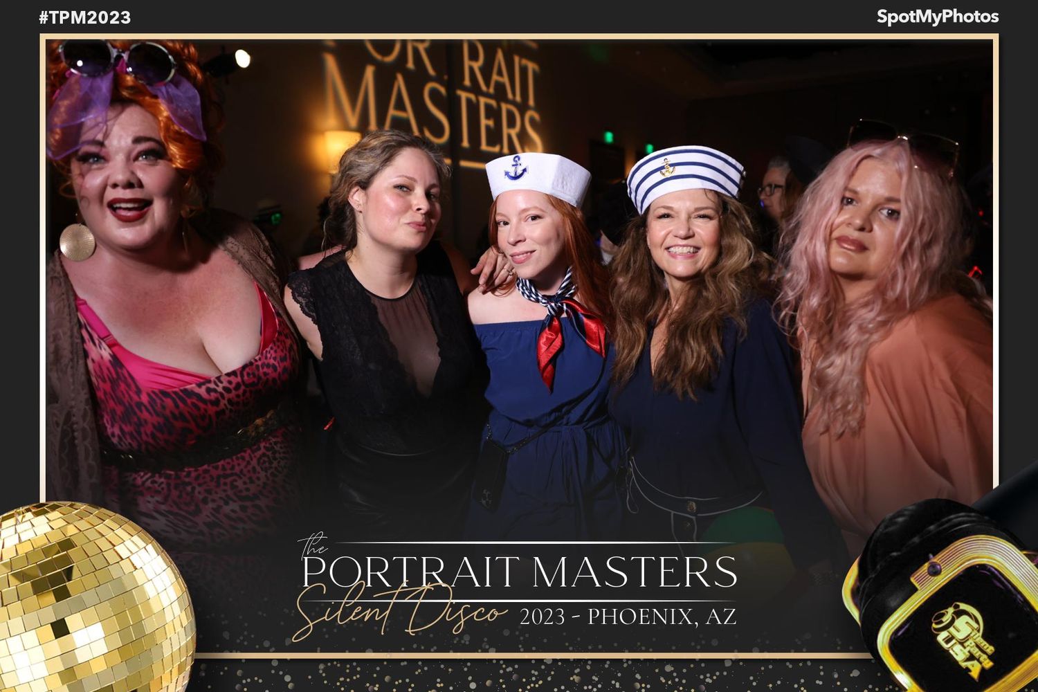 Mayeluz with colleagues at The Portraits Masters Conference in 2023.