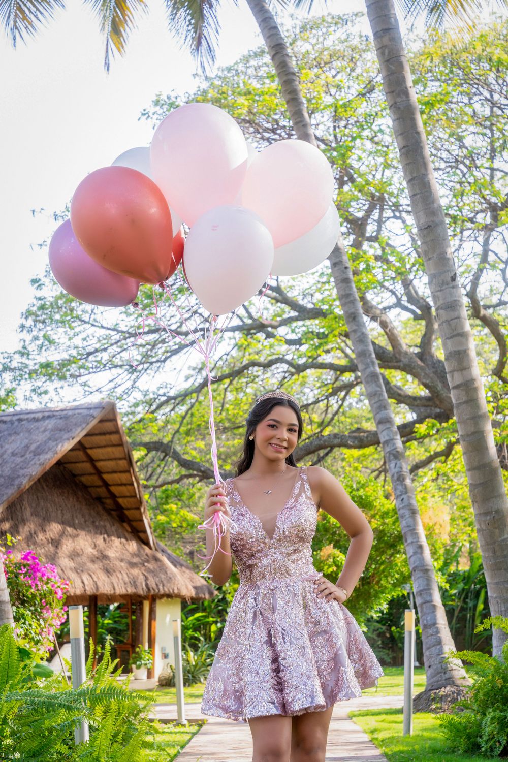 Retrato artístico de mis quinceaños con vestido elegante