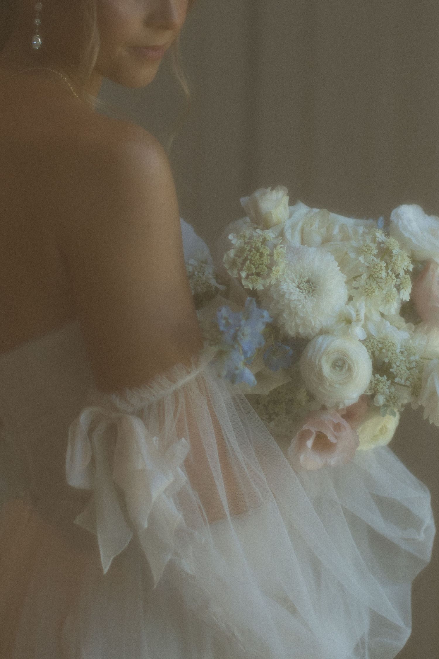bride and groom at oklahoma venue taken by an oklahoma wedding photographer
