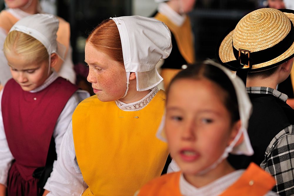 LA JEUNE FILLE À L'ÉPINGLE