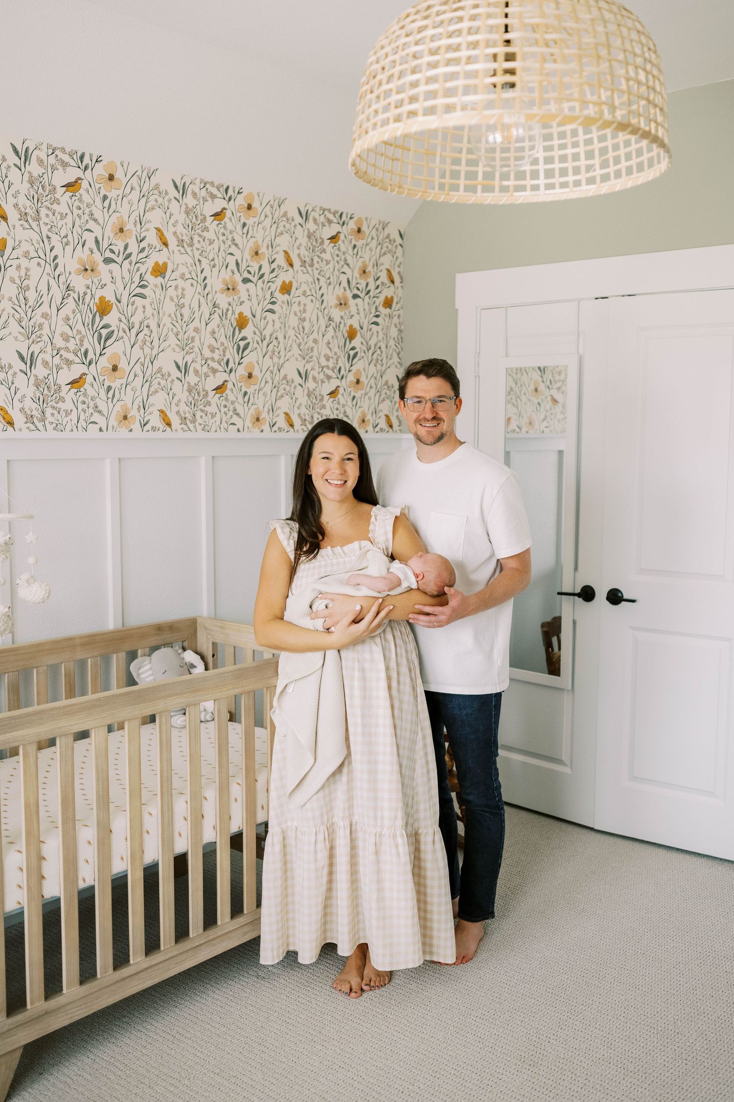 Natural newborn photography session in Frisco Texas with new parents