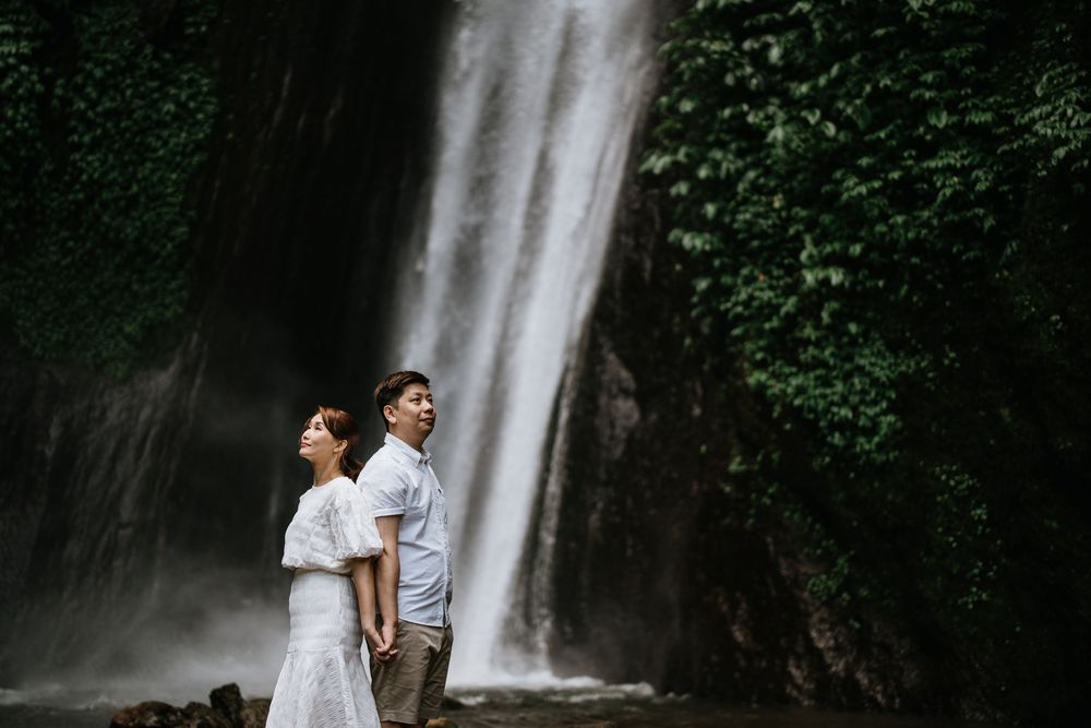 Bali couple photoshoot with nature background