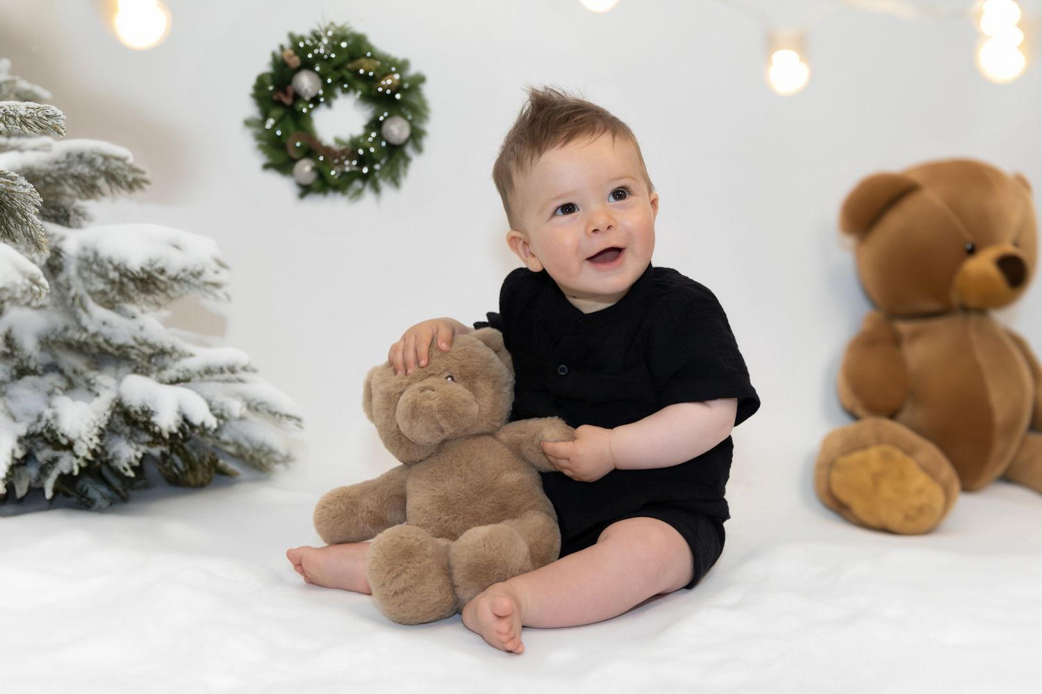 Portrait bébé séance photo Noël en studio professionnel à Nice
