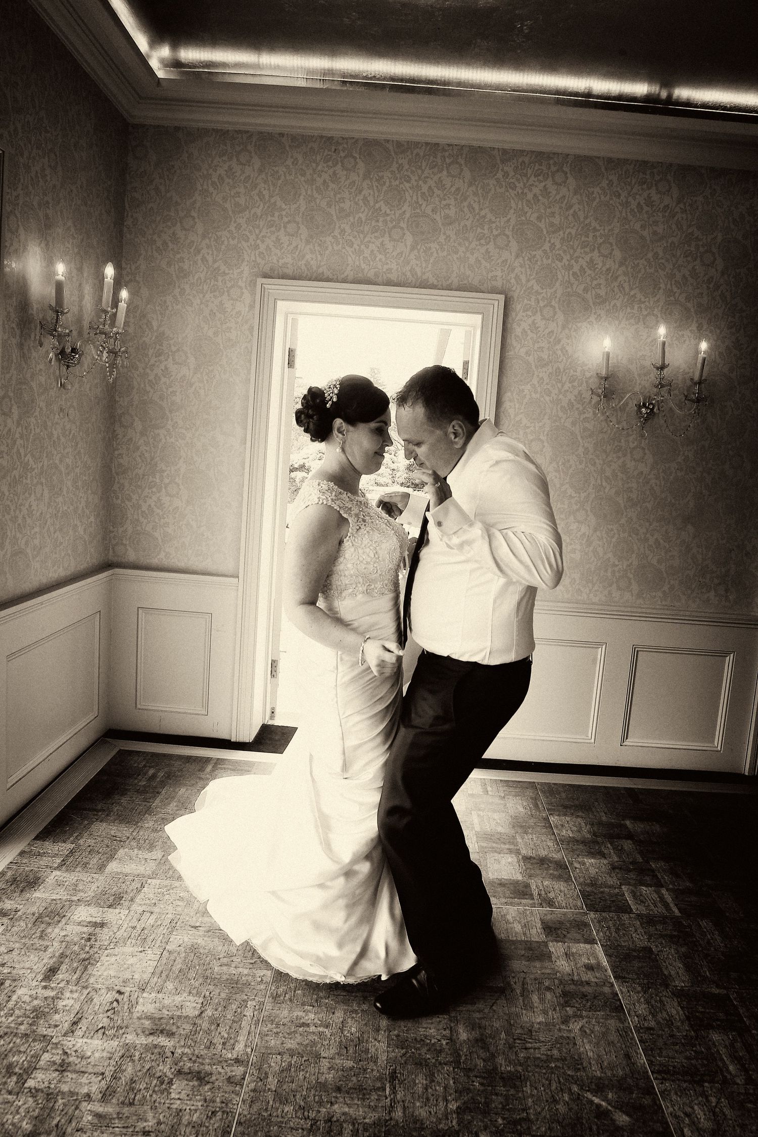Professional photographer in Yeppoon, QLD, specializing in weddings, events, portraits, editorial, and corporate photography