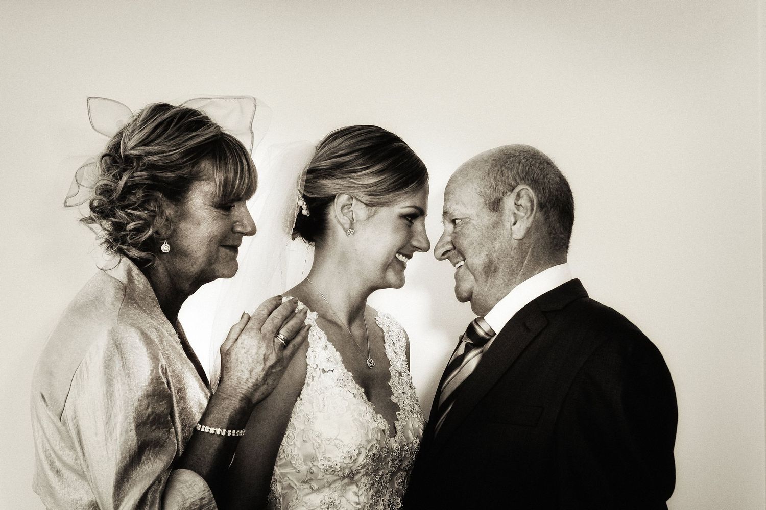 Professional photographer in Yeppoon, QLD, specializing in weddings, events, portraits, editorial, and corporate photography