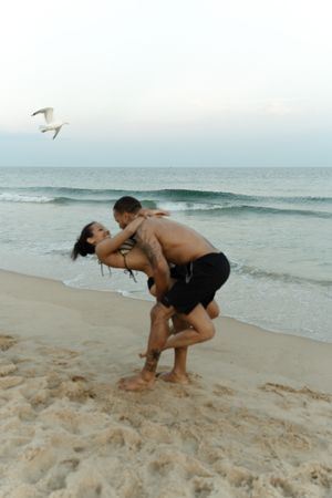 couples photographer on the beach at watch hill rhode island