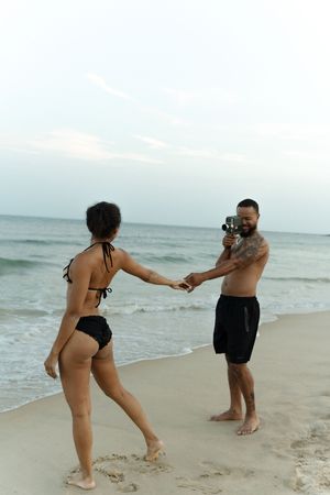 couples photographer on the beach at watch hill rhode island