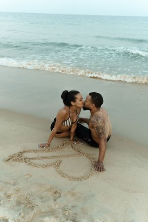 couples photographer on the beach at watch hill rhode island