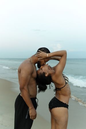 couples photographer on the beach at watch hill rhode island