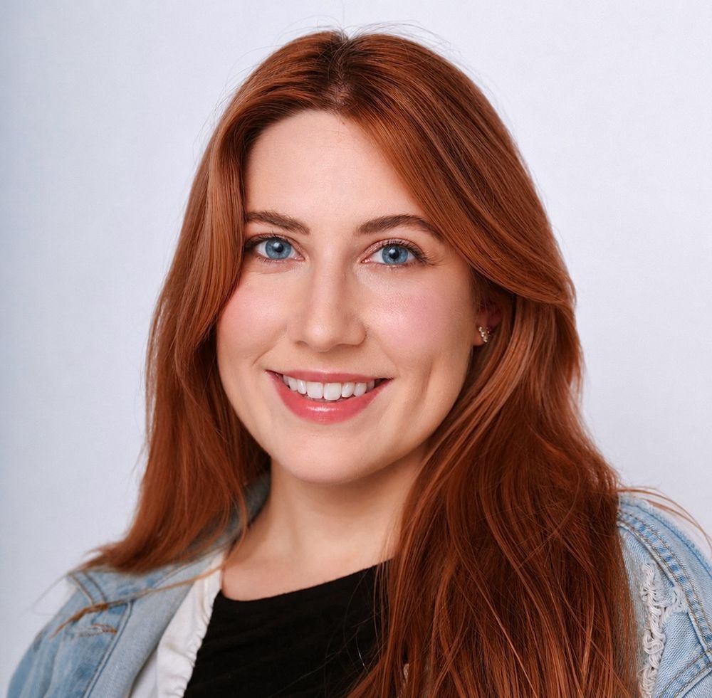 Headshots Photos of Actor Paige Saint Innis