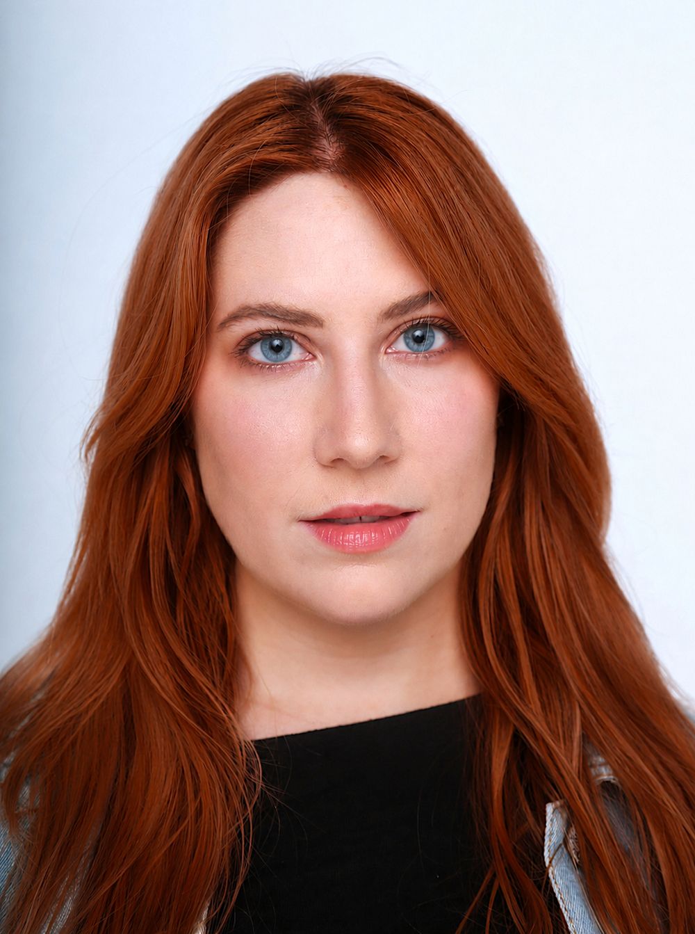 Headshots Photos of Actor Paige Saint Innis