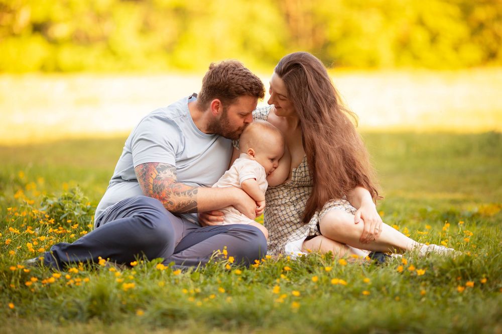 breastfeeding portrait by little wonderland photography widnes cheshire