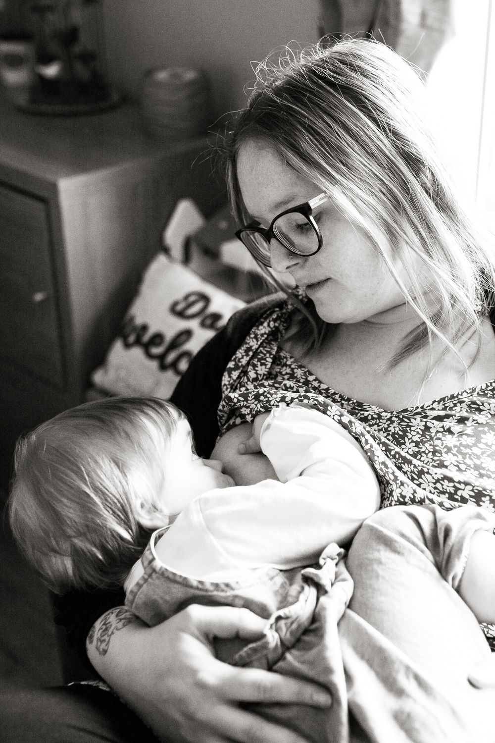 breastfeeding portrait by little wonderland photography widnes chesire