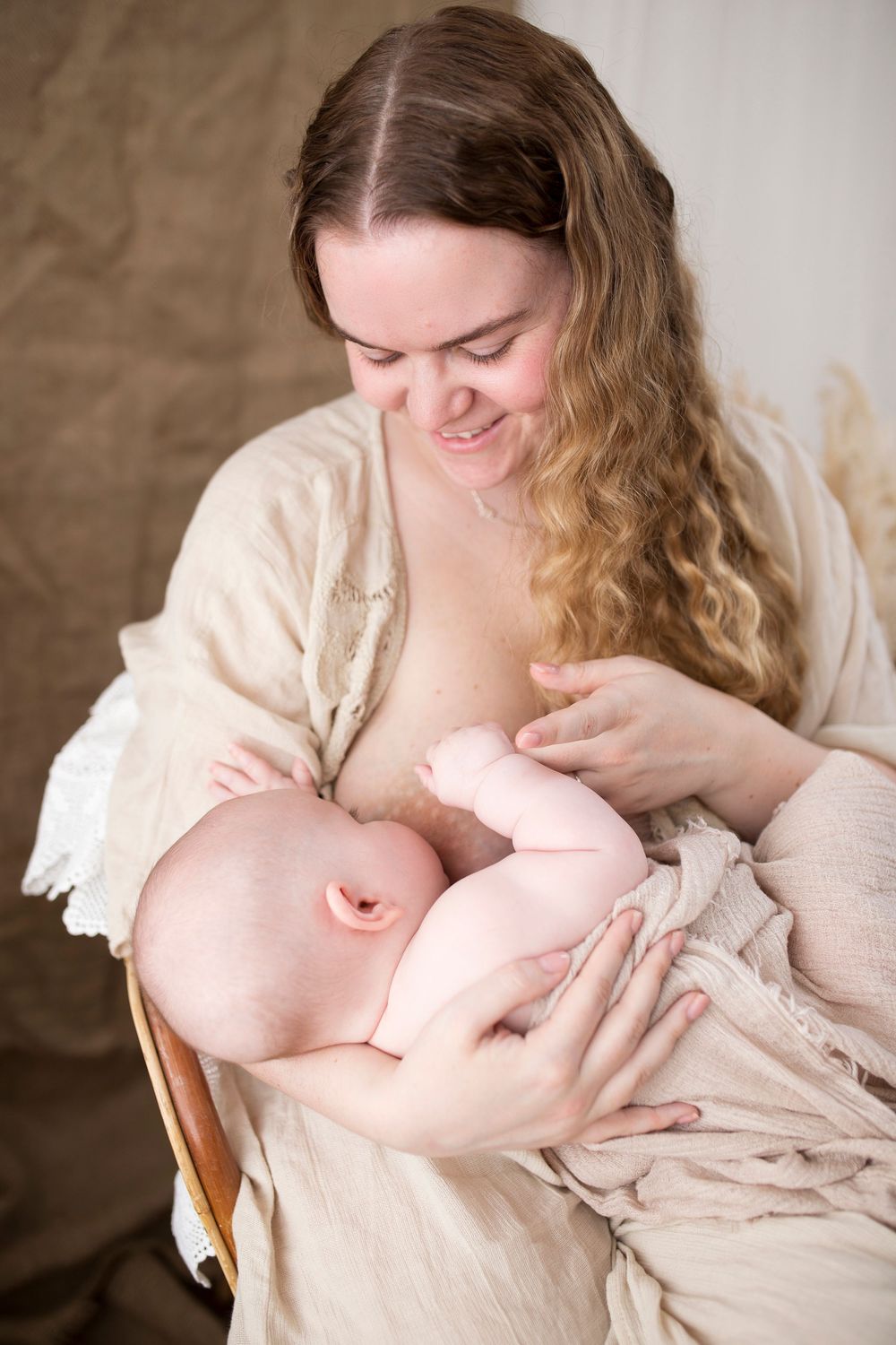 breastfeeding portrait by little wonderland photography widnes cheshire