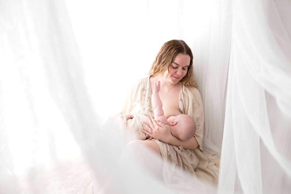 breastfeeding portrait by little wonderland photography widnes cheshire