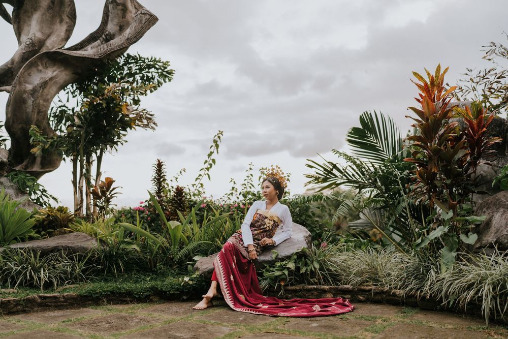 Professional solo photography with Balinese dress  at Taman Dedari Ubud.