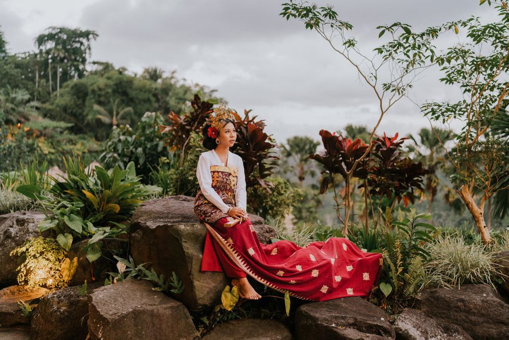 Professional solo photography with Balinese dress  at Taman Dedari Ubud.