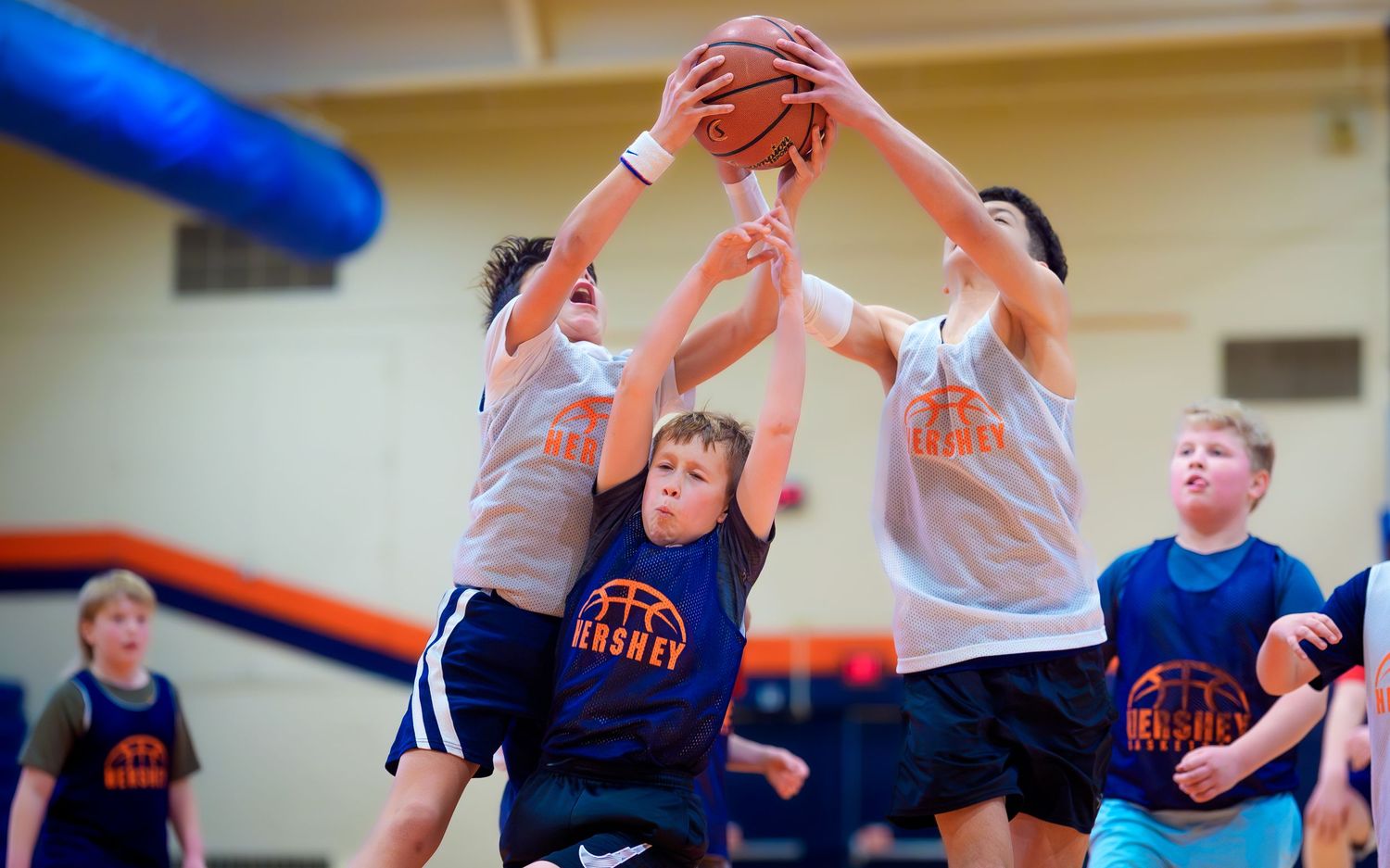 Hershey youth basketball players battling for a rebound, HYBA, by Deanna Fox, SportsFox Photography based in Hershey PA