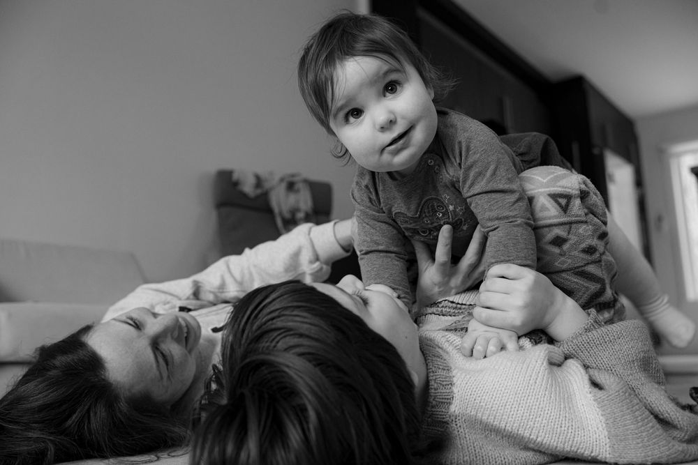 Photographie, séance photographique d'une famille. Approche documentaire au domicile à Sherbrooke, en Estrie. Enfants