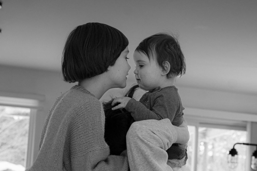 Photographie, séance photographique d'une famille. Approche documentaire au domicile à Sherbrooke, en Estrie. Enfants