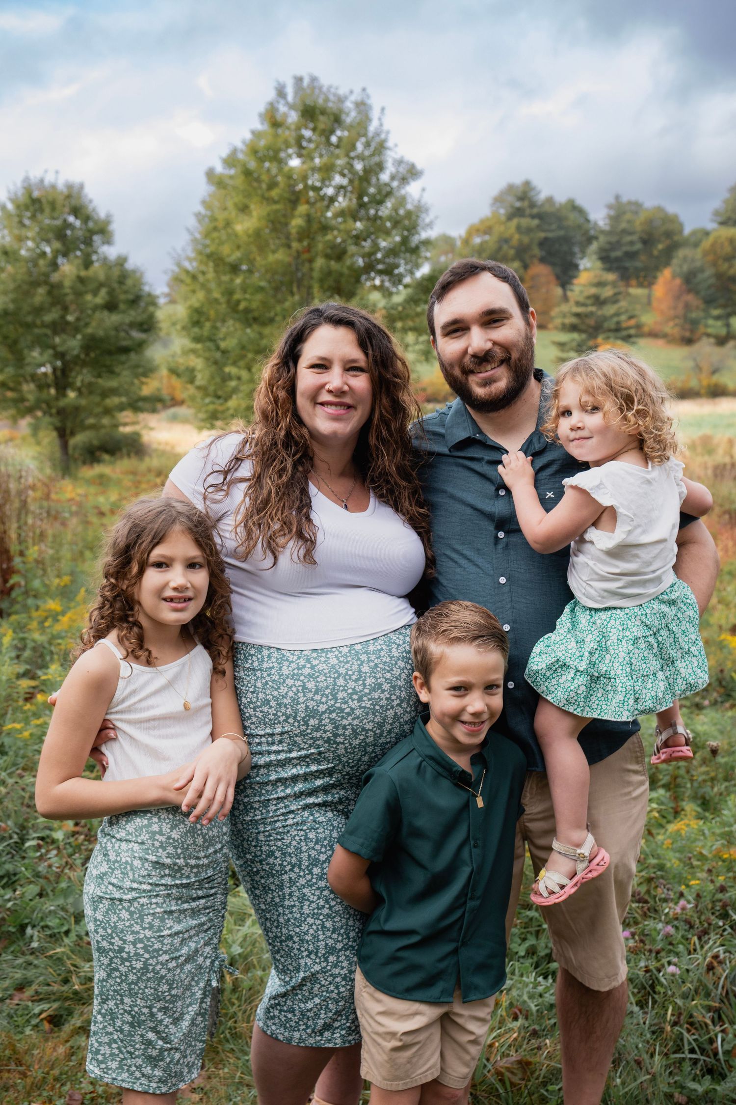 Extended family portrait during an outdoor photo session