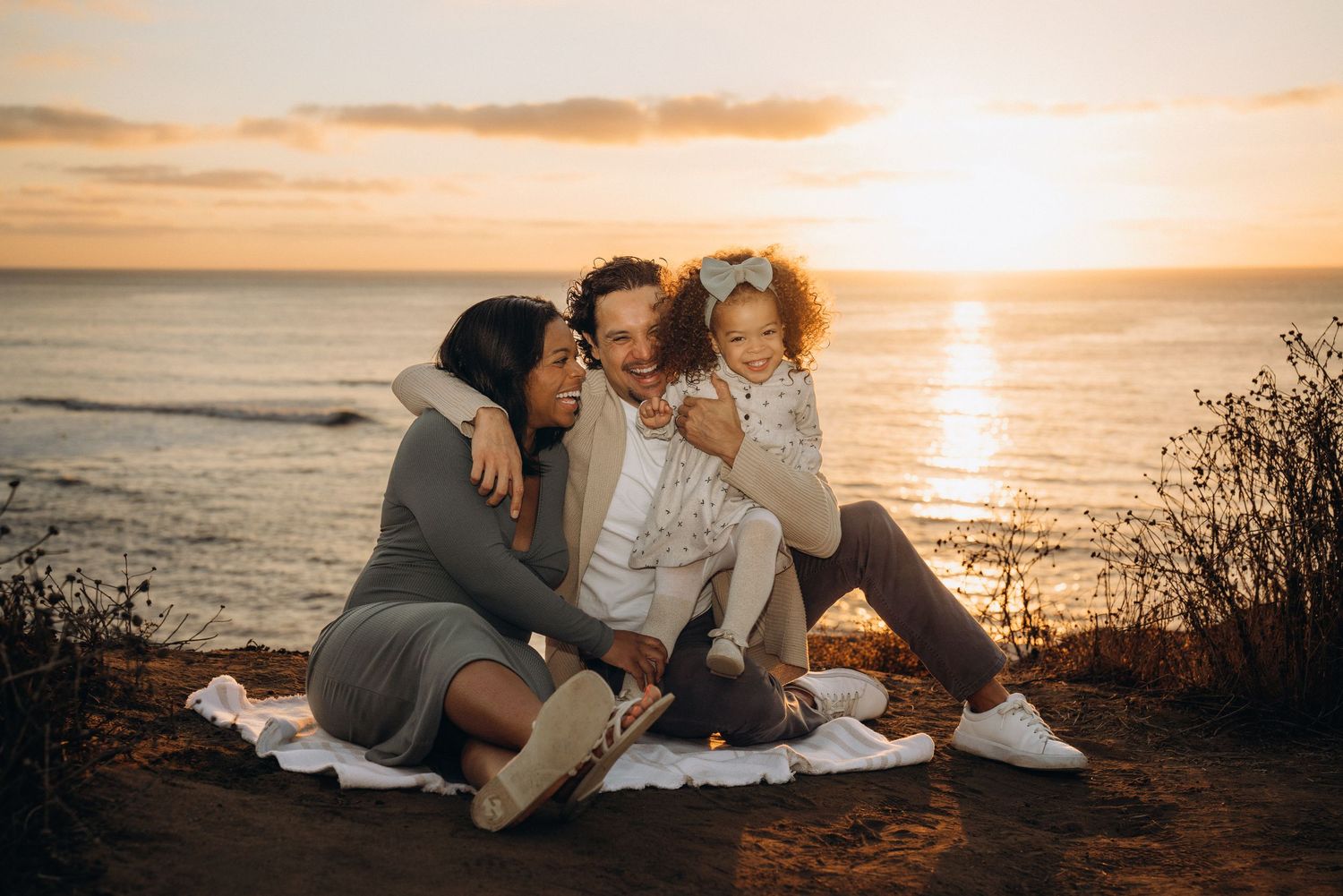 Sunset family photo session at Sunset Cliffs in San Diego, California