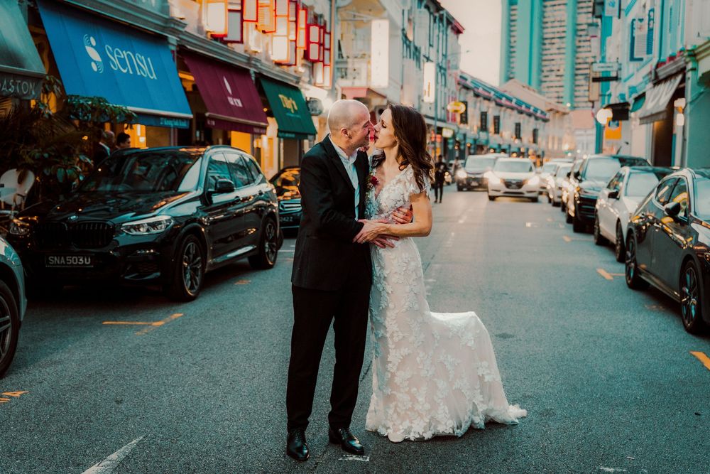 Engagement prewedding shoot of a couple in the streets of Singapore