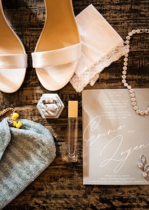 Meg Huenink Photography Milwaukee Wisconsin Wedding Photographer Meg Huenink meghuenink.comMeg Huenink Photography Milwaukee Wisconsin Weddi