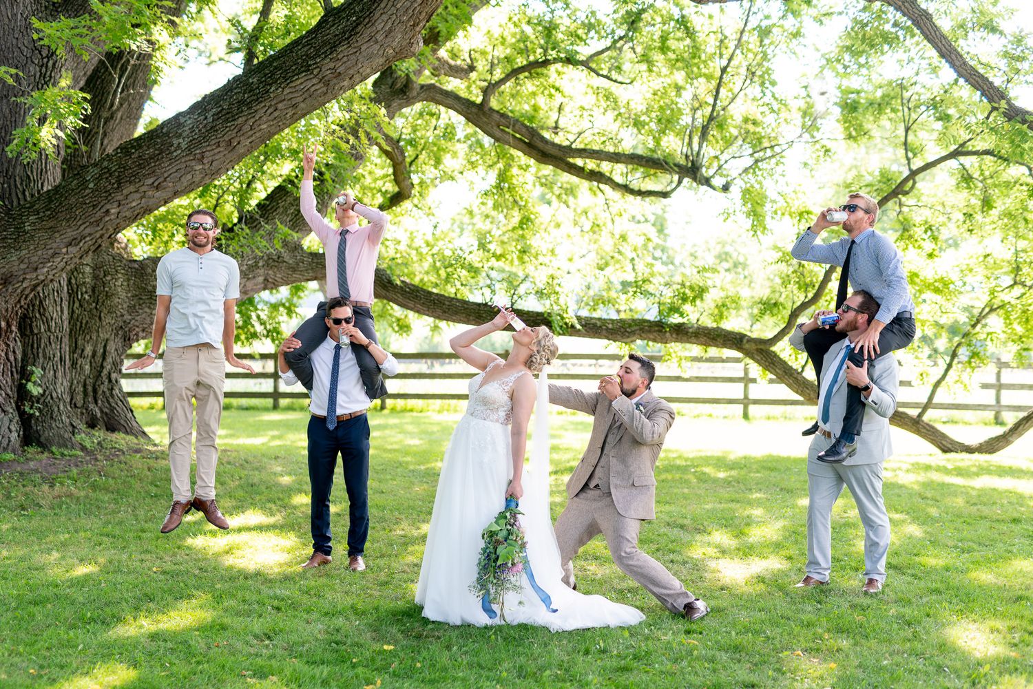 wedding photographer GTA Hamilton - fun wedding group photo ideas poses