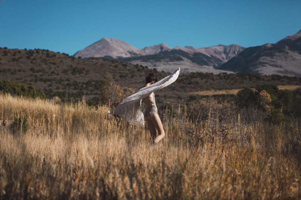 outdoor boudoir photos