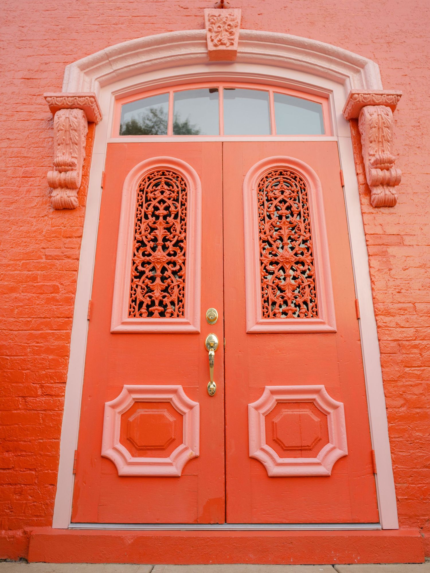 pink door