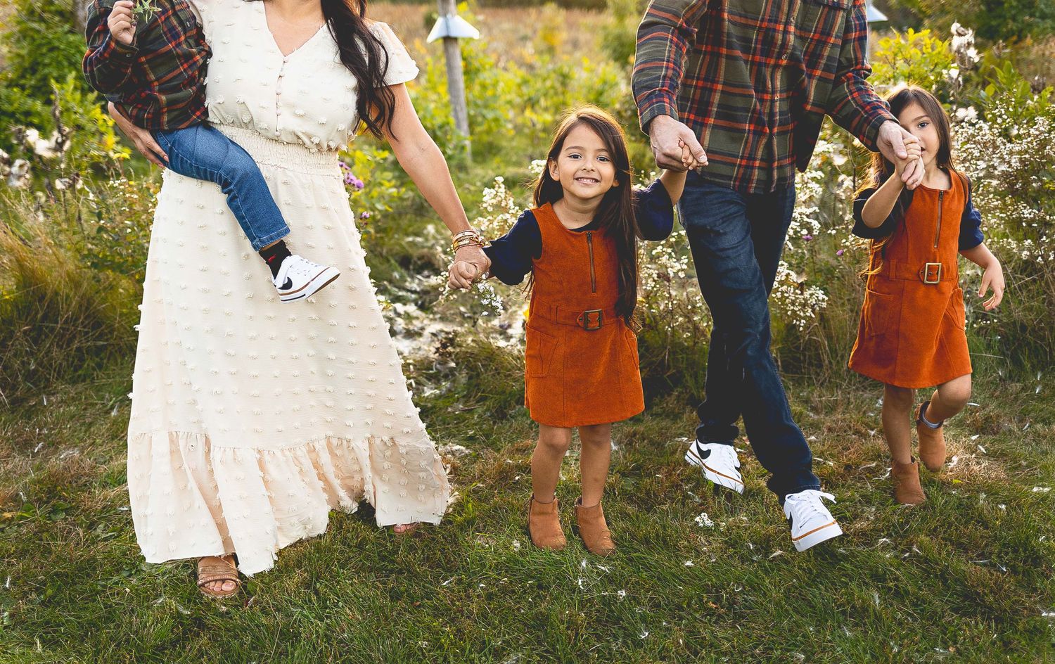 Family Pictures Photographer, Hartland, Pewaukee, Oconomowoc, Wales, WI