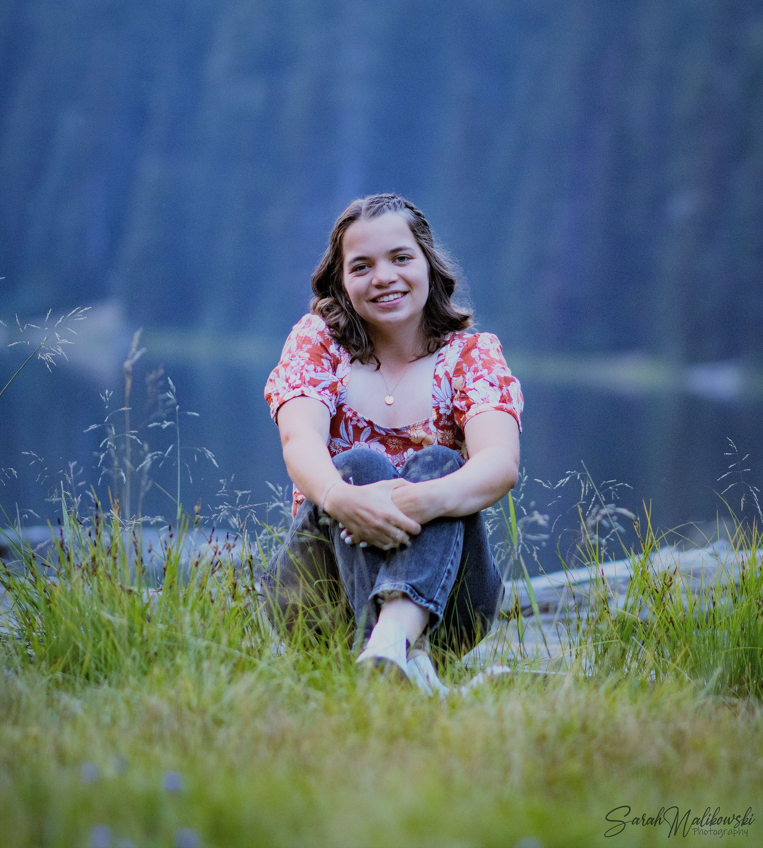 senior photos by a lake
