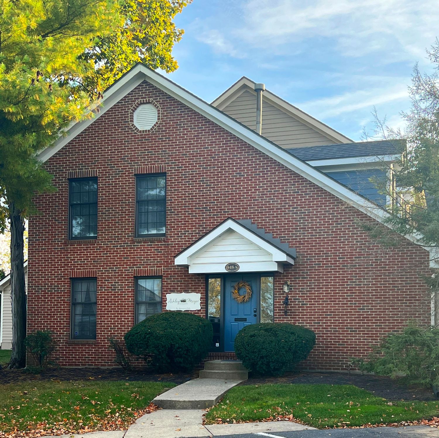 Exterior view of photography studio located at 848-A E. Franklin Street in Centerville, Ohio